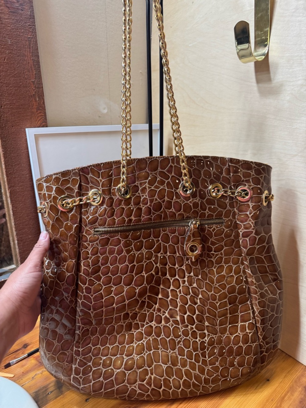 Innue made Italy genuine Leather Brown Tote large with Gold Chain Handles - Picture 15 of 16